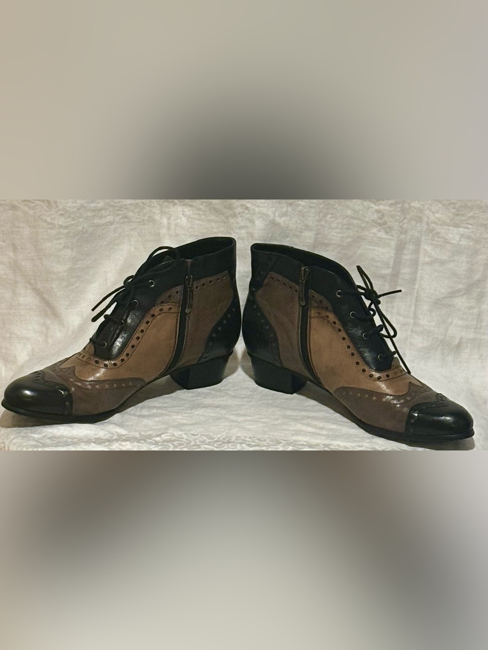 Regarde le Ciel Multi-Tone Leather Wingtip Oxford Lace Up Boots Size 41